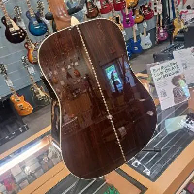 Martin Guitars - D-28 2